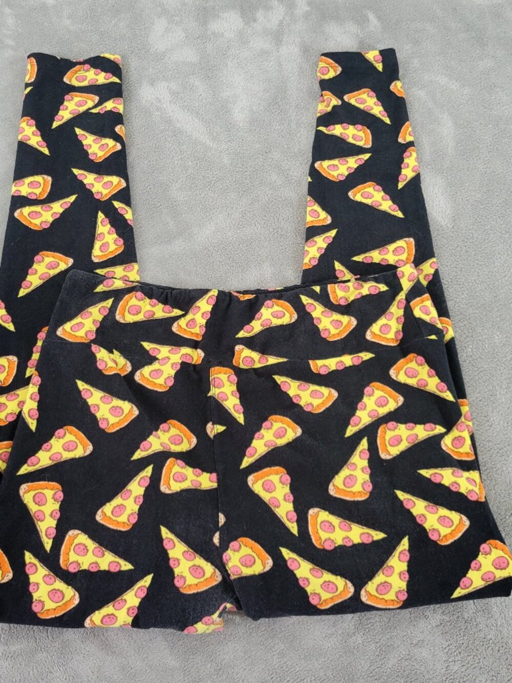 LuLaRoe TC Leggings Tall Curvy Pepperoni Pizza Party Food Pants 12-18 NOV122XE